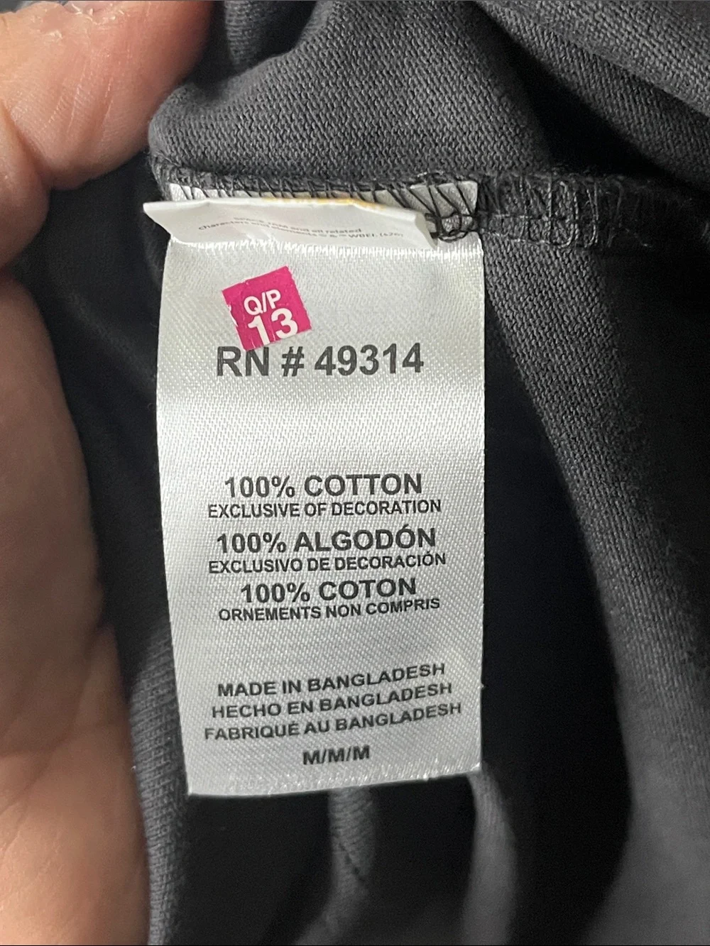 Champion Bugs Bunny Shirt medium - Picture 5 of 5